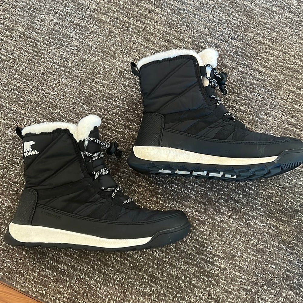 Sorel Waterproof Winter Boot- like new!